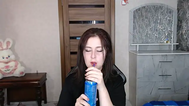 Snapshot of Kristy-Max chatting on 10-19-25, 09:26 Kristy-Max online show from 10-19-25, 09:26