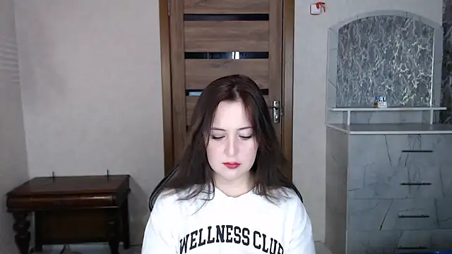 Snapshot of Kristy-Max chatting on 10-21-25, 07:58 Kristy-Max online show from 10-21-25, 07:58