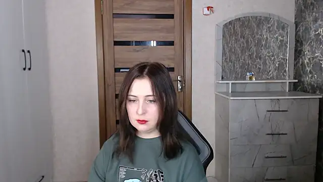 Snapshot of Kristy-Max chatting on 10-26-25, 09:31 Kristy-Max online show from 10-26-25, 09:31