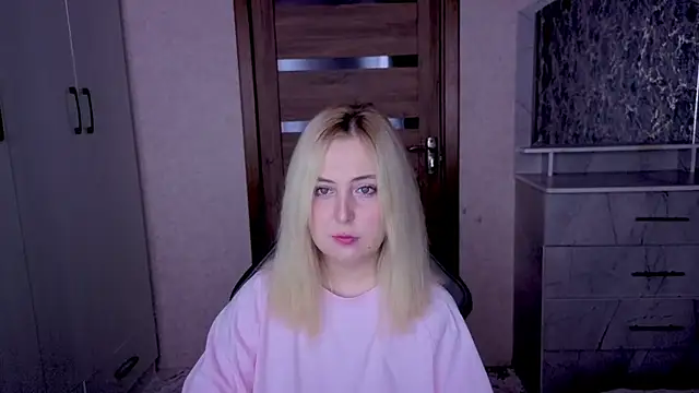 Kristy-Max online show from 04-08-26, 09:48