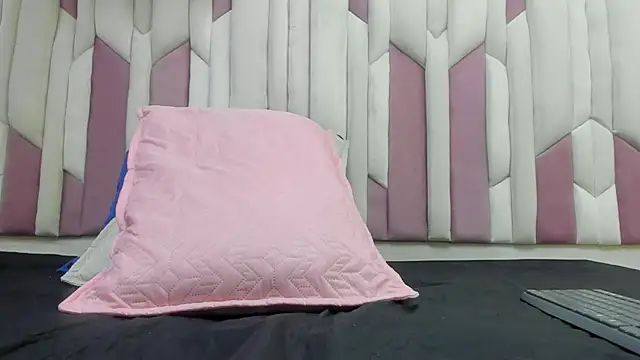 Snapshot of fer_dz chatting on 02-21-25, 12:06 fer dz online show from 02-21-25, 12:06