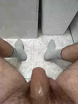 Snapshot of user_662 chatting on 03-19-25, 05:39 user 662 online show from 03-19-25, 05:39