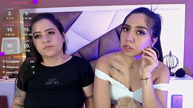 Snapshot of KarolandMichel chatting on 01-15-25, 02:46 KarolandMichel online show from 01-15-25, 02:46