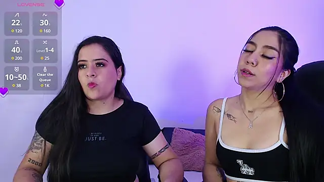 Snapshot of KarolandMichel chatting on 01-28-25, 11:49 KarolandMichel online show from 01-28-25, 11:49