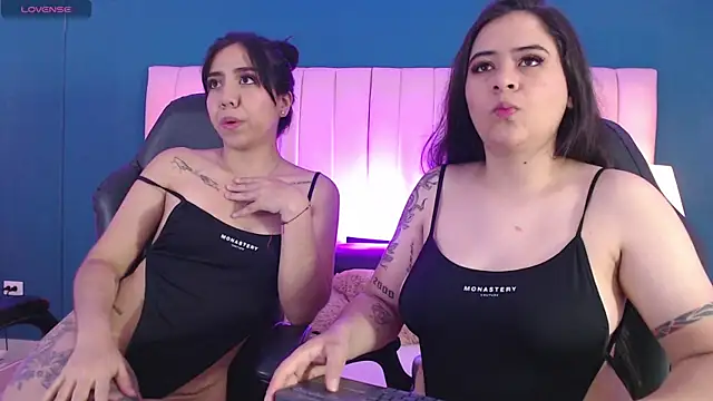 Snapshot of KarolandMichel chatting on 02-25-25, 11:52 KarolandMichel online show from 02-25-25, 11:52