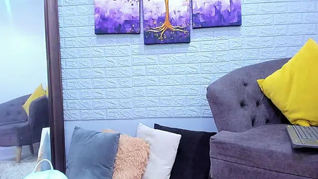 Snapshot of _EmilyJireh_ chatting on 03-01-25, 07:15 EmilyJireh online show from 03-01-25, 07:15