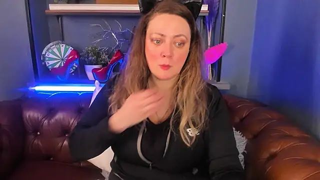 JesiaFoxi online show from 03-06-25, 02:18