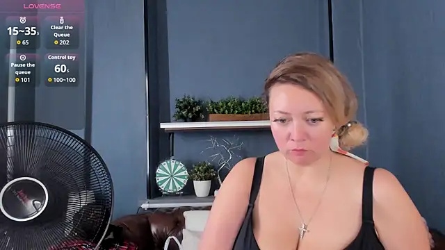 JesiaFoxi online show from 09-13-25, 10:37