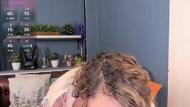 JesiaFoxi online show from 10-01-25, 08:42