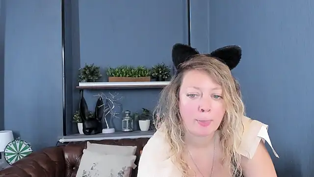 JesiaFoxi online show from 10-07-25, 10:34