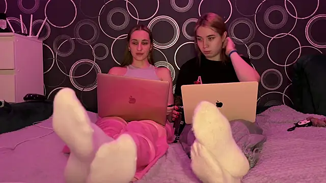 Snapshot of urmissalice chatting on 12-08-24, 06:06 urmissalice online show from 12-08-24, 06:06