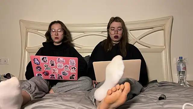 Snapshot of urmissalice chatting on 02-04-25, 09:41 urmissalice online show from 02-04-25, 09:41