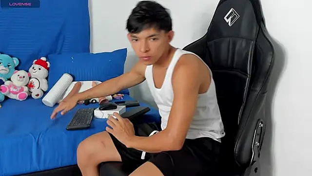 Tonny twink  online show from 04-20-26, 02:25