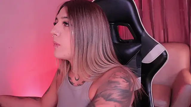 ashleyvalirya online show from 01-09-26, 04:15