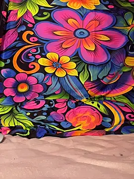 xMirana  online show from 12-20-25, 12:45