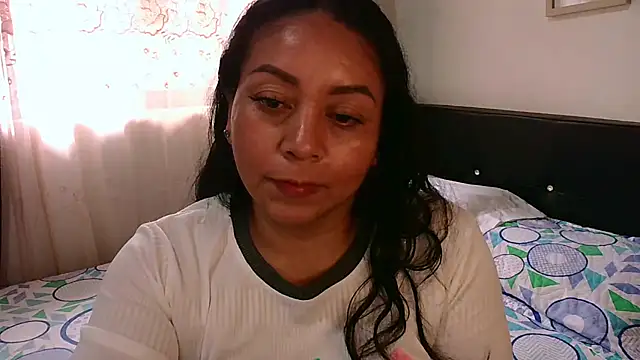 Snapshot of zaray_bella chatting on 06-06-26, 09:08 zaray bella online show from 06-06-26, 09:08