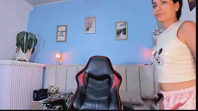 lyzzi smith01 online show from 01-22-25, 01:31