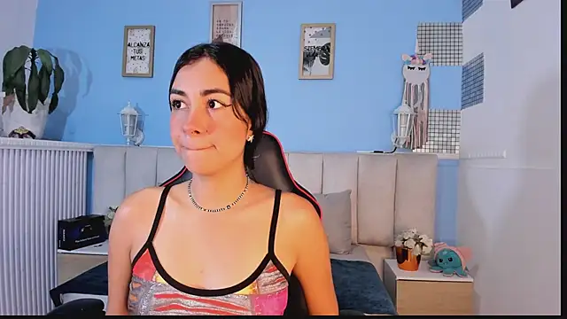 lyzzi smith01 online show from 01-22-25, 07:34