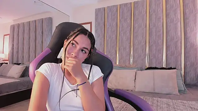 lyzzi smith01 online show from 02-25-25, 02:03