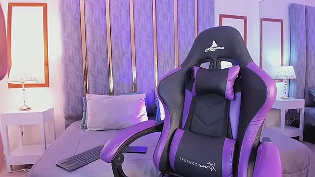 lyzzi smith01 online show from 03-04-25, 02:17