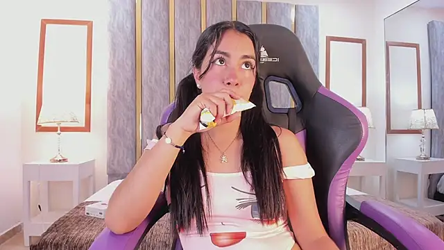 lyzzi smith01 online show from 03-12-25, 10:39