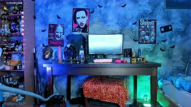 Snapshot of KuromiRacer_ chatting on 02-08-25, 12:49 KuromiRacer  online show from 02-08-25, 12:49