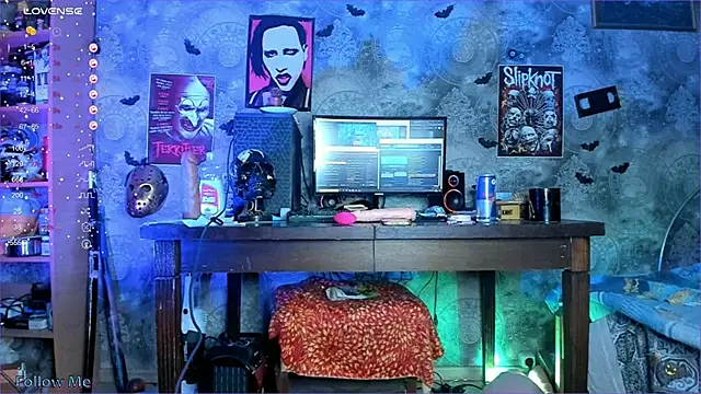 Snapshot of KuromiRacer_ chatting on 03-07-25, 12:48 KuromiRacer  online show from 03-07-25, 12:48