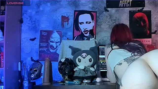 Snapshot of KuromiRacer_ chatting on 09-08-25, 06:40 KuromiRacer  online show from 09-08-25, 06:40