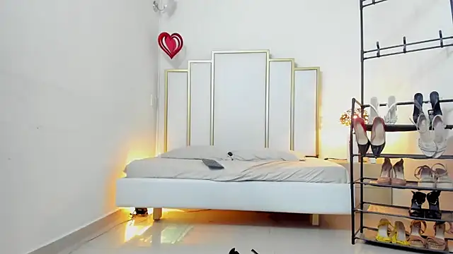 Snapshot of Abycollins chatting on 03-09-25, 10:41 Abycollins online show from 03-09-25, 10:41