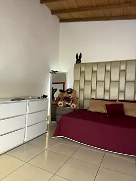 Alexa Miss online show from 10-28-25, 06:54