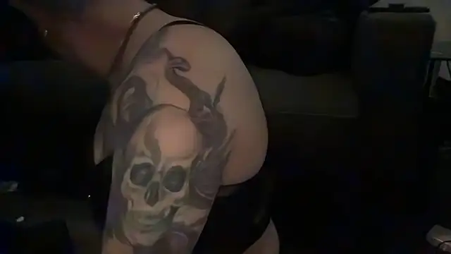 Snapshot of RavenRayyy chatting on 11-18-25, 09:47 RavenRayyy online show from 11-18-25, 09:47