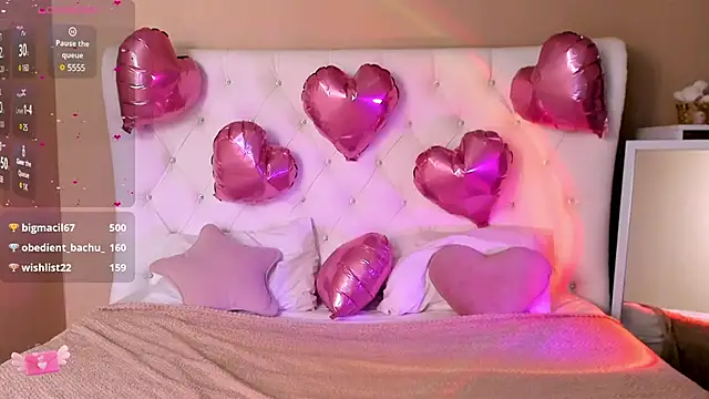 Mary uw online show from 02-24-25, 03:23