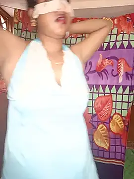 Snapshot of juhi06 chatting on 06-10-26, 02:23 juhi06 online show from 06-10-26, 02:23