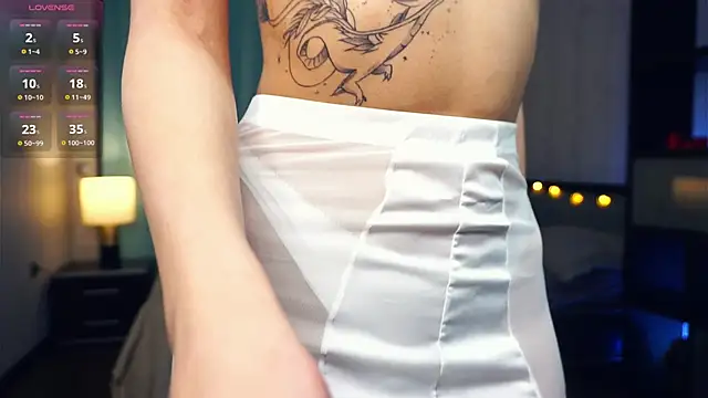 Snapshot of FannyHewson chatting on 03-06-25, 01:16 FannyHewson online show from 03-06-25, 01:16