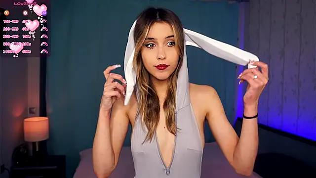 Snapshot of FannyHewson chatting on 11-11-25, 07:47 FannyHewson online show from 11-11-25, 07:47