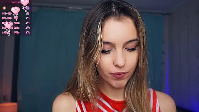 Snapshot of FannyHewson chatting on 11-15-25, 07:54 FannyHewson online show from 11-15-25, 07:54