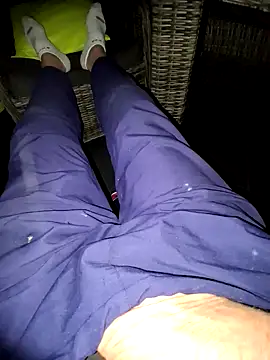 Snapshot of schlonzi81 chatting on 10-12-25, 09:03 schlonzi81 online show from 10-12-25, 09:03