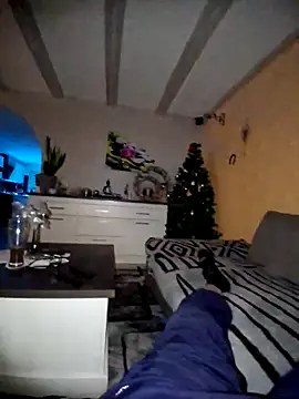 Snapshot of schlonzi81 chatting on 12-17-25, 09:43 schlonzi81 online show from 12-17-25, 09:43