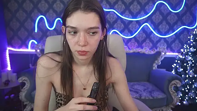 Snapshot of Cherry_Wipe chatting on 12-23-24, 02:17 Cherry Wipe online show from 12-23-24, 02:17