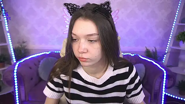 Snapshot of Cherry_Wipe chatting on 02-17-25, 01:32 Cherry Wipe online show from 02-17-25, 01:32