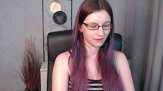 Snapshot of emmaxDelight chatting on 12-07-24, 05:42 emmaxDelight online show from 12-07-24, 05:42