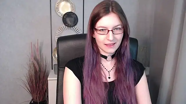 Snapshot of emmaxDelight chatting on 12-11-24, 06:25 emmaxDelight online show from 12-11-24, 06:25