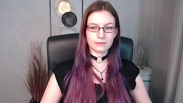 Snapshot of emmaxDelight chatting on 12-11-24, 12:34 emmaxDelight online show from 12-11-24, 12:34