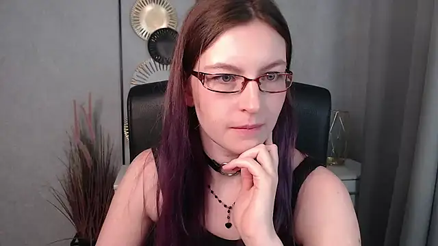 Snapshot of emmaxDelight chatting on 12-13-24, 10:08 emmaxDelight online show from 12-13-24, 10:08