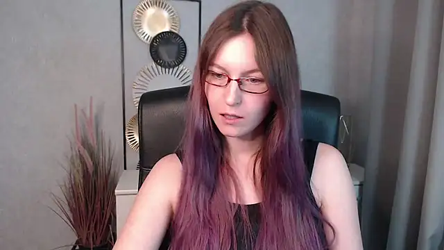 Snapshot of emmaxDelight chatting on 12-14-24, 05:36 emmaxDelight online show from 12-14-24, 05:36