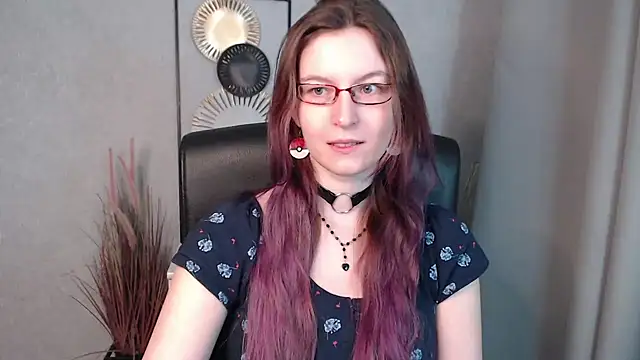 Snapshot of emmaxDelight chatting on 12-17-24, 06:24 emmaxDelight online show from 12-17-24, 06:24