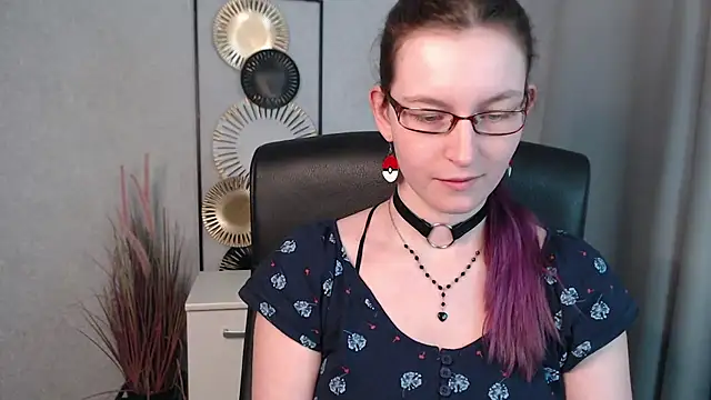 Snapshot of emmaxDelight chatting on 12-17-24, 10:12 emmaxDelight online show from 12-17-24, 10:12