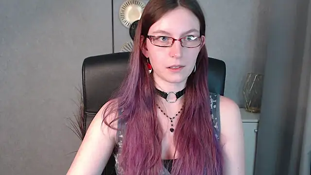 Snapshot of emmaxDelight chatting on 12-18-24, 01:12 emmaxDelight online show from 12-18-24, 01:12