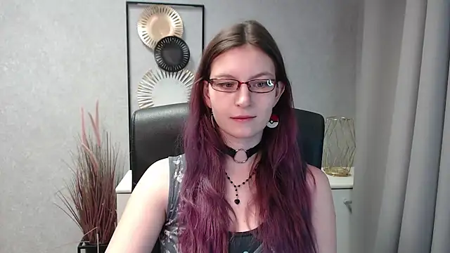 Snapshot of emmaxDelight chatting on 12-22-24, 02:38 emmaxDelight online show from 12-22-24, 02:38