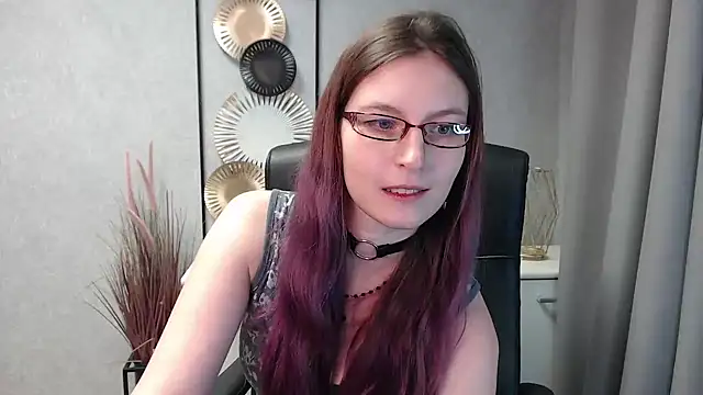 Snapshot of emmaxDelight chatting on 12-22-24, 05:42 emmaxDelight online show from 12-22-24, 05:42